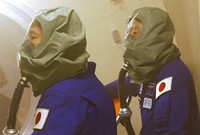 Miliarder Jepang Yusaku Maezawa bakal pergi ke antariksa pada Desember mendatang. Ia lebih dulu berlatih untuk beradaptasi dengan kondisi di luar angkasa.
