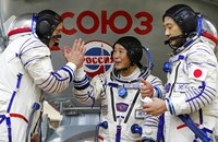 Miliarder Jepang Yusaku Maezawa bakal pergi ke antariksa pada Desember mendatang. Ia lebih dulu berlatih untuk beradaptasi dengan kondisi di luar angkasa.