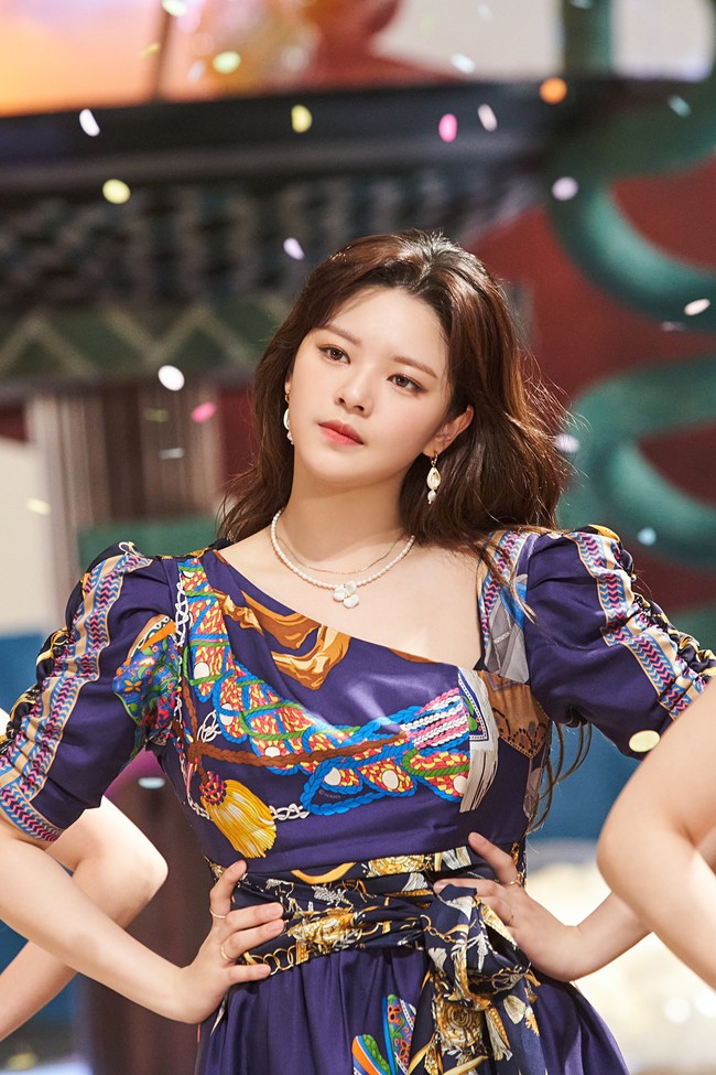 Jeongyeon TWICE kembali ke hadapan publik setelah sekian lama pada Februari 2021. Untuk pertama kalinya, grup jebolan JYP Entertainment itu menampilkan lagu ‘I Can’t Stop Me’ dalam formasi lengkap. Foto: dok JYP Entertainment