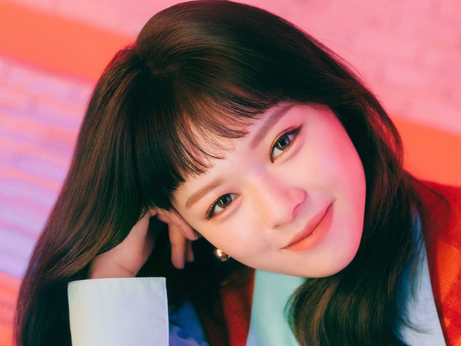 Adik dari aktris Gong Seung Yeon ini kembali berpartisipasi dalam comeback Jepang TWICE ‘Kura Kura’ meski belum dapat mengikuti semua kegiatan. Jeongyeon pun berpartisipasi penuh selama promosi lagu ‘Alcohol Free’. Foto: dok JYP Entertainment