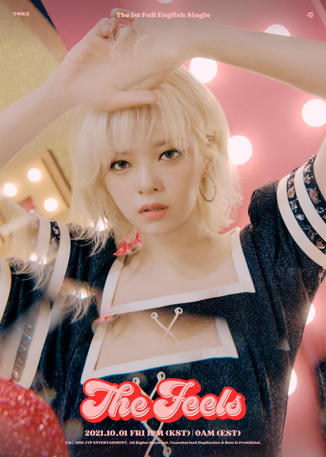 Setelah rangkaian comeback Jepang ‘Perfect World’ selesai, Jeongyeon kembali hiatus dan absen dari promosi lagu all-English pertama TWICE ‘The Feels’. Netizen dan penggemar pun menunjukkan dukungan untuknya yang menurunkan berat badan 8 kilogram sebelum era ‘Alcohol Free’. Foto: dok JYP Entertainment