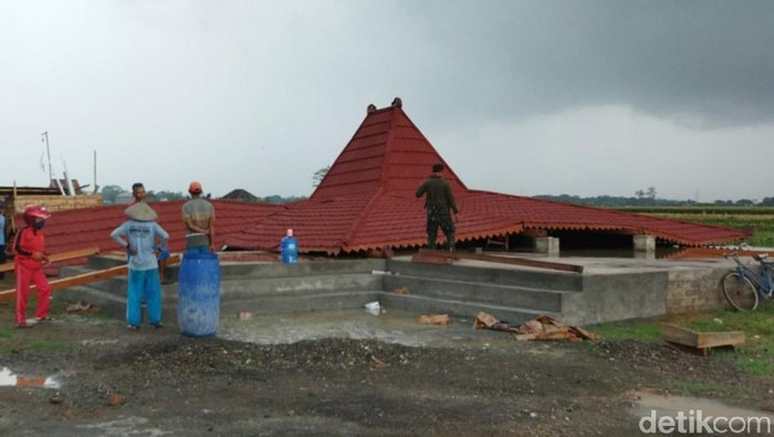 joglo di tulungagung ambruk