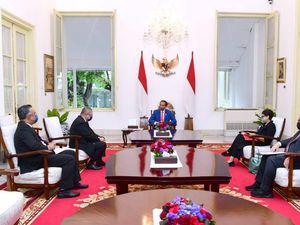 Presiden Jokowi Terima Kunjungan Menlu Malaysia, Ini yang Dibahas