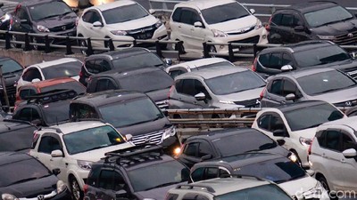 Kemacetan Tol Dalam Kota Saat PPKM Jakarta Diperpanjang