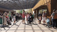 Kebun binatang ikonik di Kota Sydney itu kembali dibuka menyusul dengan dilonggarkannya aturan lockdown di kota tersebut.  