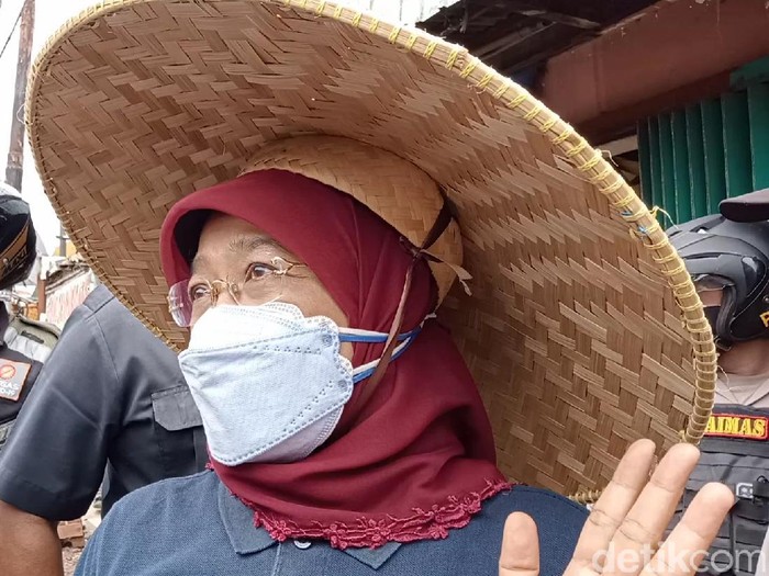Kepala Dinas PU Bina Marga dan Pematusan Surabaya Erna Purnawati mengatakan, eksekusi seharusnya dilakukan sejak 2017. Eksekusi rumah sempat tertunda selama tiga kali.