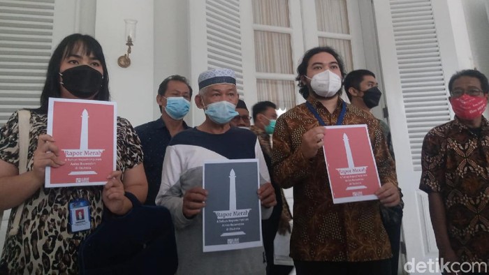 LBH Jakarta Serahkan 10 Poin Rapor Merah 4 Tahun Kepemimpinan Anies