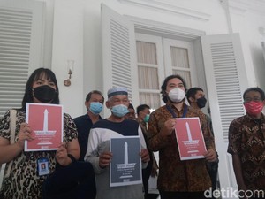 LBH Jakarta Serahkan 10 Poin Rapor Merah 4 Tahun Kepemimpinan Anies