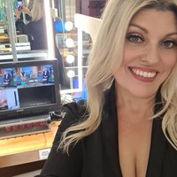 Mengenai operasinya, Maria mengaku sudah berencana melakukan operasi sejak lama. Tapi setelah melihat transformasi Adele, ia mengaku mempercepat prosesnya. Diakui Maria bahwa motivasinya utamanya adalah rasa malu dan berniat untuk melakukan operasi lanjutan untuk mengurangi kelebihan kulit di lengan dan perut. Foto: Instagram @adele_and_me