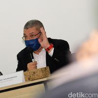 Seminar bertemakan peran politik luar negeri ASEAN dalam menghadapi tantangan global digelar di Jakarta. Menlu Malaysia YB Dato Saifuddin Abdullah hadir sebagai pembicara.