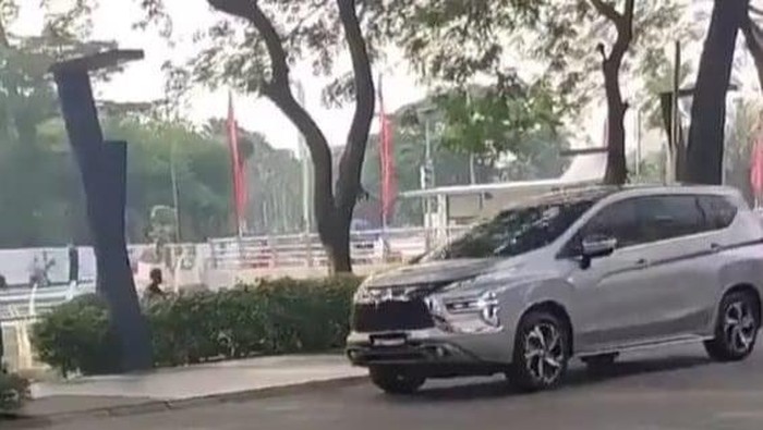 Mobil yang diduga Xpander facelift