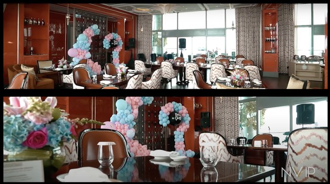 Acara gender reveal itu tampak didekorasi sederhana. Terdapat area kecil yang didesain dengan balon-balon berwarna biru dan merah muda. Area tersebut yang akan digunakan oleh Nikita dan Indra untuk mengumumkan jenis kelamin anak pertamanya. Foto: YouTube/Nikita Willy Official