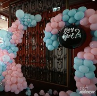 Pasangan Nikita Willy dan Indra Priawan saat ini tengah berbahagia. Usai beberapa waktu lalu mengumumkan kabar kehamilannya, kali ini pasangan tersebut menggelar acara untuk mengumumkan jenis kelamin sang jabang bayi di sebuah hotel mewah di kawasan Jakarta. Foto: YouTube/Nikita Willy Official