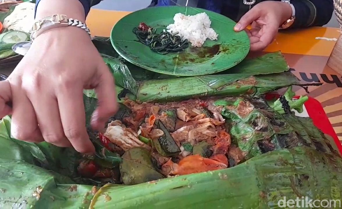 Kepiting soka adalah makanan khas provinsi