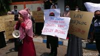 Peternak Ayam Petelur Blitar-Tulungagung Demo Tagih Janji Penyediaan Jagung