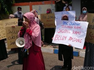 Peternak Ayam Petelur Blitar-Tulungagung Demo Tagih Janji Penyediaan Jagung