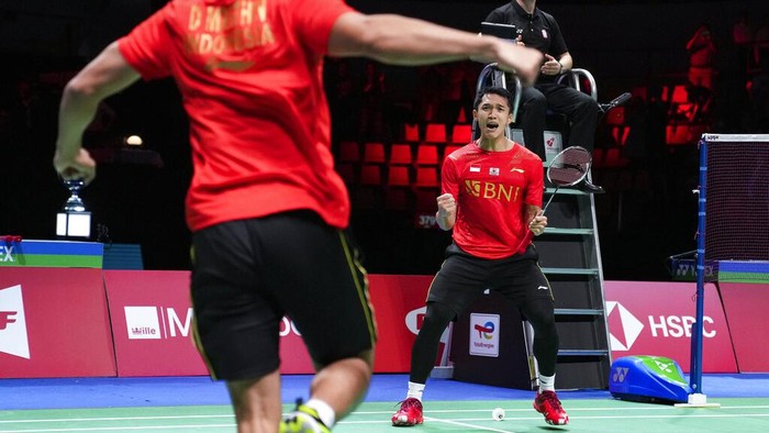Indonesias Jonatan Christie celebrates after winning the mens single match in the Thomas Cup mens team final match between China and Indonesia, in Aarhus, Denmark, Sunday Oct. 17, 2021. (Claus Fisker/Ritzau Scanpix via AP)