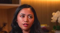 Kecaman dan desakan agar kaburnya Rachel Vennya diusut tuntas pun mengalir. Tak lama, Rachel Vennya buka suara. Dia mengakui telah kabur dari karantina. Namun, dia membantah kabar bahwa dirinya sempat karantina selama 3 hari di RSDC Wisma Atlet Pademangan selama 3 hari. (Foto: Tangkapan layar YouTube)