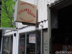 Jakarta Taste: Nasi Daun Jeruk dan Ayam Saus Kari Nikmat di M Bloc Space