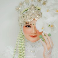 Kirainnn ka nadya ama bang iky ko mirip yaaa ka syifa ama ka nadya?” tulis netizen di Instagram Syifa, Mirip bgt sama iparnya nadya... Cuma beda nya syifa wajahnya lbh tembem,” tulis netizen lainnya. Foto: dok. Fotografer @altoportraiture (Instagram)