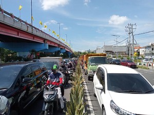 Eksekusi 15 Bangunan di Frontage Jalan Wonokromo Sebabkan Kemacetan