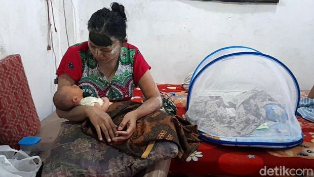 Rumah Muhayah di Brebes. Muhayah dan bayi yang baru dilahirkannya sempat tertahan 4 hari di RSUD Brebes gegara SKTM, Senin (18/10/2021).