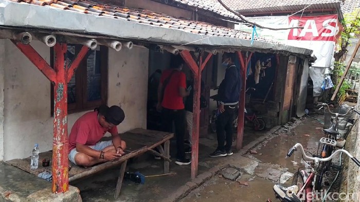 Rumah Muhayah di Brebes. Muhayah dan bayi yang baru dilahirkannya sempat tertahan 4 hari di RSUD Brebes gegara SKTM, Senin (18/10/2021).