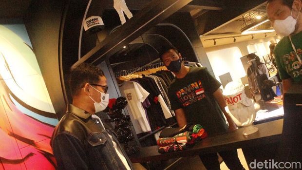 Sandiaga Uno meresmikan hotel baru Daniel Mananta