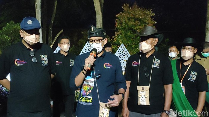 Sandiaga wanti-wanti prokes tempat wisata di Jabar