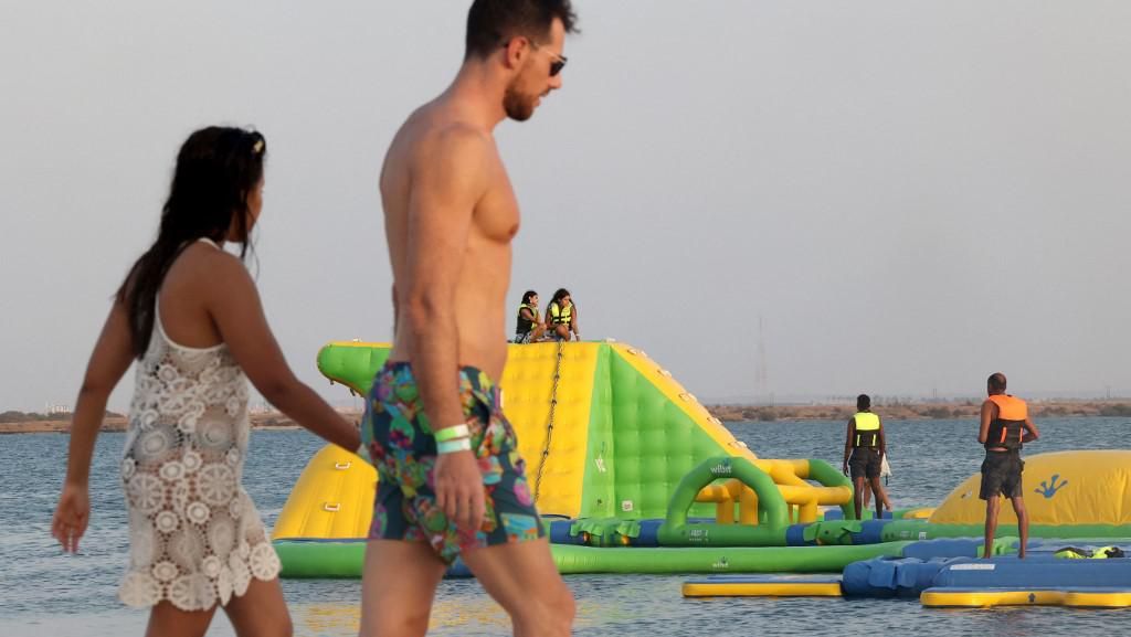 Geger Pantai Bikini Arab Saudi Geger Pantai Bikini Arab Saudi