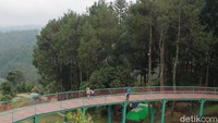 Lokasi Wisata Alam Sevillage ini berada di daerah Cianjur, tepatnya di Ciloto, Kecamatan Cipanas, Jawa Barat. Akses masuknya sendiri memang cukup mudah dan bersahabat.