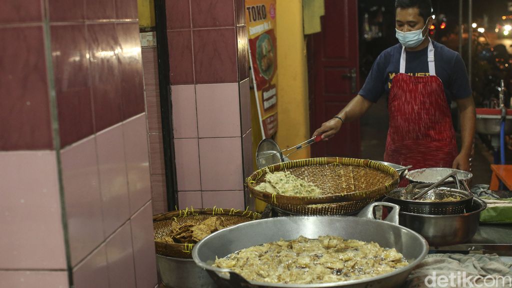 Wouw! Dijamin Kenyang Ngemil Tempe Mendoan Ukuran Jumbo Ini