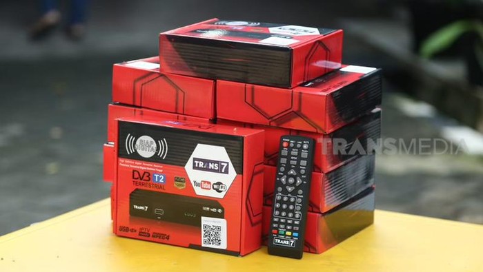 TRANS7 membagikan 1.000 unit Set Top Box  secara gratis ke masyarakat