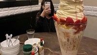 Di sini menu andalannya ada King Parfait, dessert gaya Prancis yang disulap menjadi dessert dengan ukuran raksasa yang digemari oleh orang-orang Jepang. Foto: Instagram