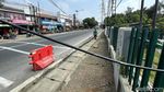 Bahaya, Kabel Dibiarkan Menjuntai di Depok