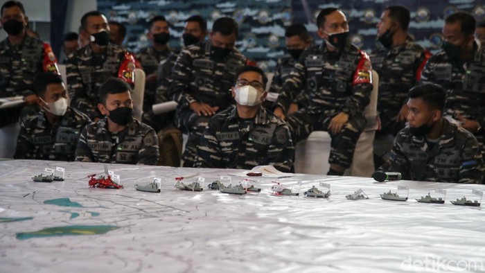 Begini Persiapan Latihan Operasi Amfibi TNI AL Kepala Staf TNI Angkatan Laut Yudo Margono memberikan arahan kepada prajurit dalam rangka persiapan latihan Operasi Amfibi TNI AL Tahun 2021.