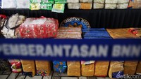 Barang bukti narkoba ini diamankan dari 7 tersangka.