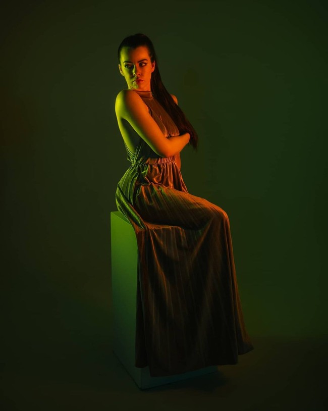 Aku berharap bisa dilihat oleh anak-anak berketerbatasan yang tidak yakin dengan masa depan mereka. Aku ingin mematahkan industri yang selalu membuat cerita mengenai kami daripada membiarkan kami menceritakan sendiri, tutur wanita 29 tahun ini. Foto: Instagram @cherie.louise