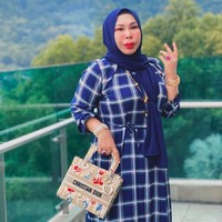 Datuk Seri Vida melanjutkan bahwa dia akan membantu mantan kekasihnya yang beda 23 tahun itu ke pengobatan tradisional. Hal tersebut demi menolak santet dan Iqbal bisa menerimanya kembali, dan mereka menikah. Foto: dok. Instagram/@datoserivida