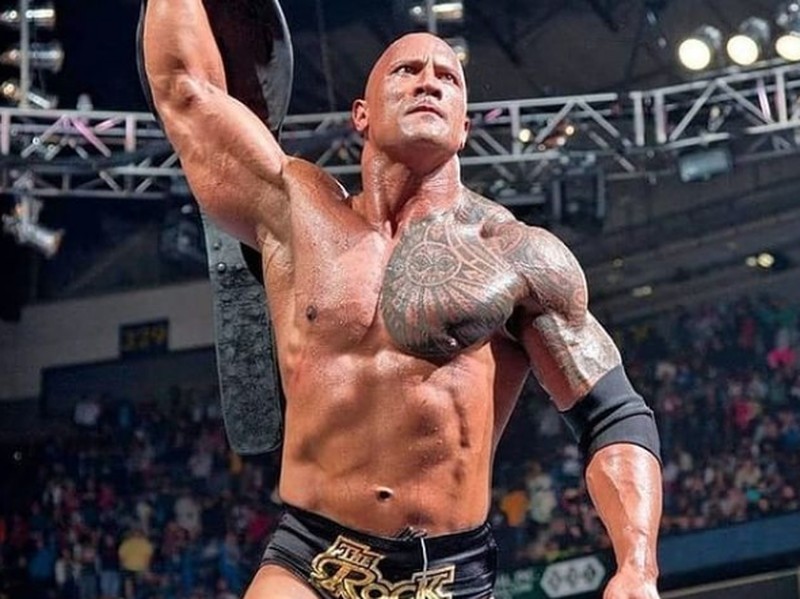 Dwayne Johnson atau The Rock.