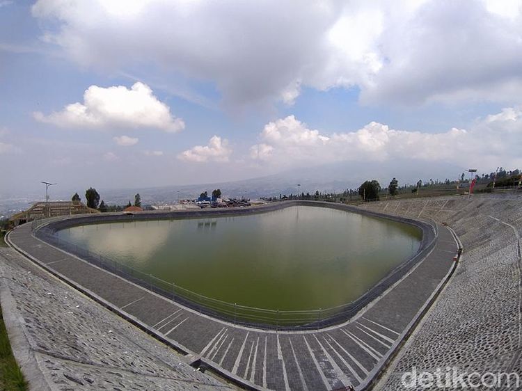 Foto: Pemandangan Epik dari Lereng Gunung Sindoro