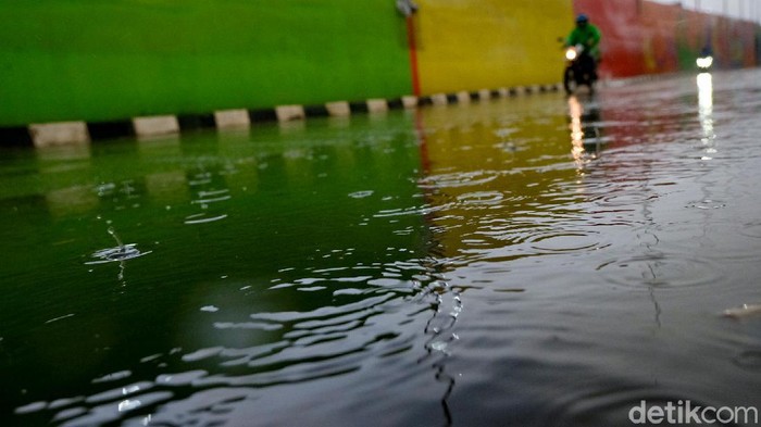 Fenomena La Nina memajukan musim hujan di wilayah Indonesia jadi lebih awal yakni mulai Oktober 2021. Kondisi ini akan berdampak pada peningkatan curah hujan bulanan.