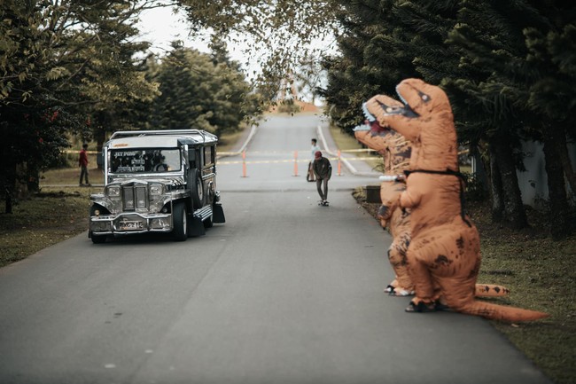 Seperti World of Buzz, pemotretan tersebut dilakukan oleh pasangan asal Filipina bernama Kyra dan Patrick. Karena idenya itu, tak sedikit netizen yang memberikan pujian sekaligus sedikit terhibur melihat pemotretan pasangan tersebut. Foto: Facebook/Bride and Breakfast