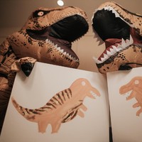 Tak sedikit netizen yang memberikan komentar di unggahan foto-foto tersebut. Ini terlalu menggemaskan!! Salut buat pasangan, komentar salah seorang netizen. Ultra introvert dan pemalu di depan kamera seperti ini, tambah netizen lain. Ini benar-benar keren!!! komentar lainnya. Foto: Facebook/Bride and Breakfast