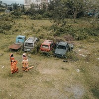 Foto prewedding mu tidak harus terlalu formal dan bergaya sepanjang masa. Kamu bisa bersenang-senang karena foto yang paling berkesan adalah foto yang benar-benar menunjukkan siapa kamu, dilansir dari World of Buzz. Jadi, tertarik melakukan foto prewedding seperti ini? Foto: Facebook/Bride and Breakfast