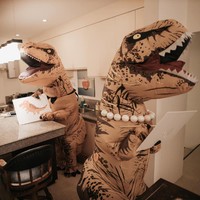 Foto-foto prewedding itu kemudian menjadi viral usai diunggah oleh akun Facebook Bride and Breakfast. Hingga saat ini unggahan tersebut telah dibagikan lebih dari 15 ribu kali dan memperoleh 5,7 ribu komentar. Foto: Facebook/Bride and Breakfast