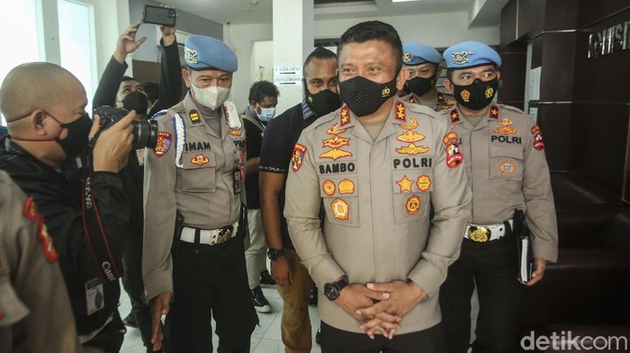 Polri bersinergi dengan Komnas Ham untuk menyelesaikan berbagai masalah yang melibatkan penegak hukum dengan membuka aplikasi pengaduan untuk masyarakat.