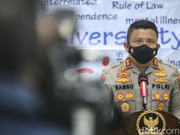 Polri bersinergi dengan Komnas Ham untuk menyelesaikan berbagai masalah yang melibatkan penegak hukum dengan membuka aplikasi pengaduan untuk masyarakat.