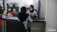 Setelah adanya Co-Location Senyum ini para Account Officer (AO) PNM dapat menarik uang atau menyetorkan uang dari cicilan nasabah ke BRI lebih cepat, melalui layanan kas di Co-Location. 