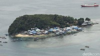 Tak ada transportasi publik resmi yang lewat ke objek wisata ini, namun wisatawan bisa menumpang ojek motor dari depan SMPN Jayapura. Waktu tempuh menuju ke Jayapura City hanya berkisar 30 menit dari Bandar Udara Sentani. (Yudha Maulana/detikTravel)